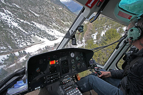 Hélicoptère AS350 B3 Ecureuil d'HeliMountains