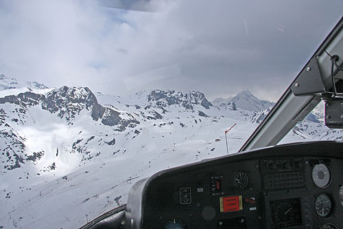 Hélicoptère AS350 B3 Ecureuil d'HeliMountains