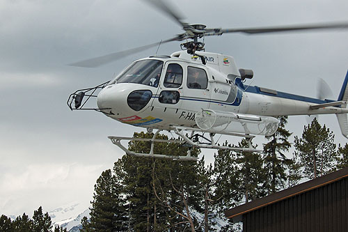 Hélicoptère AS350 B3 Ecureuil d'HeliMountains