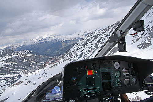 Hélicoptère AS350 B3 Ecureuil d'HeliMountains