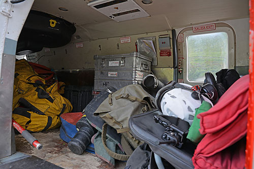 Hélitreuillage en montagne avec l'hélicoptère KA32 d'Heliswiss