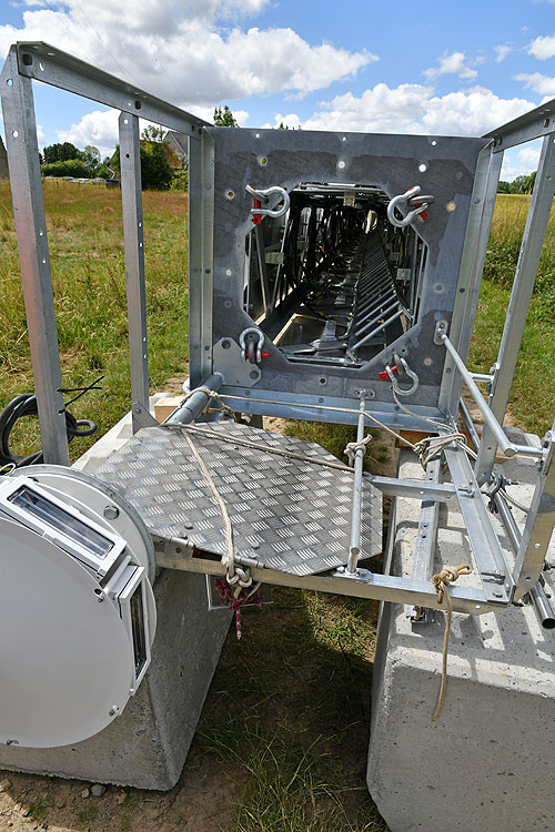 Vue détaillée de l'élément d'antenne à hélitreuiller