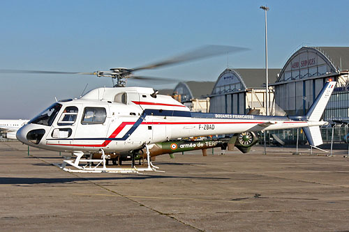 Hélicoptère Ecureuil AS350 F-ZBAD Douanes