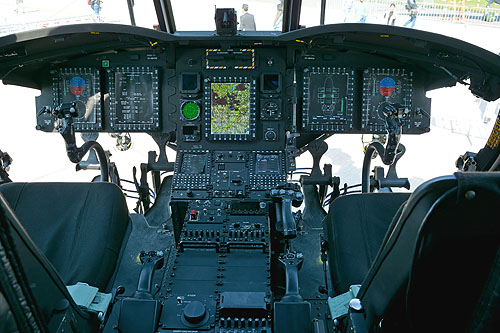 Cockpit de l'hélicoptère CH47F Chinook de l'US Army