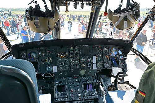 Cockpit de l'hélicoptère Seaking de la Marine allemande