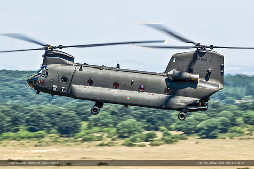 Hélicoptère CH47 Chinook italien