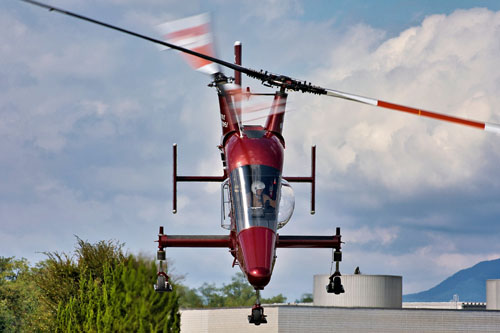 Hélicoptère K1200 KMAX JA6236 d'AKAGI Helicopter, Japon