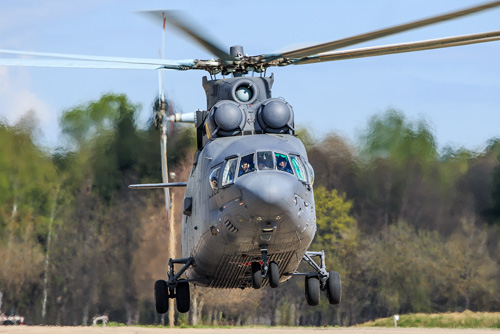 Hélicoptère de transport lourd MI26 Halo de l'armée russe