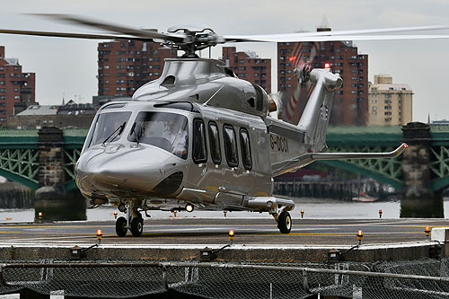 Hélicoptère AW139 G-DCOI Profred Partners LLP (Dyson)