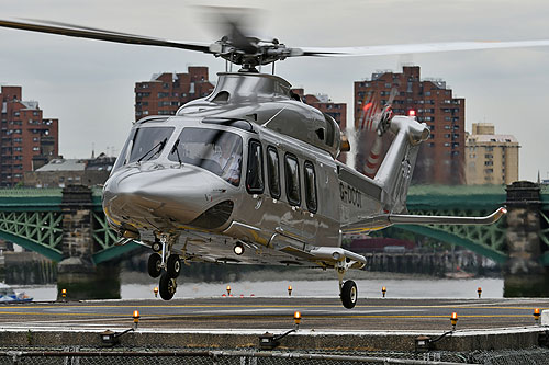 Hélicoptère AW139 G-DCOI Profred Partners LLP (Dyson)