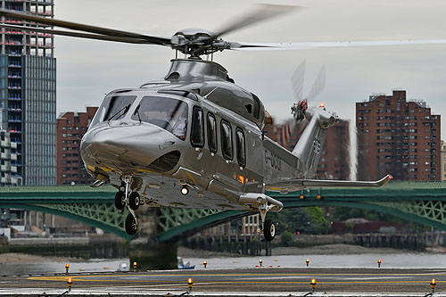 Hélicoptère AW139 G-DCOI Profred Partners LLP (Dyson)