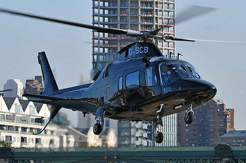 Hélicoptère AW109 G-JBCB