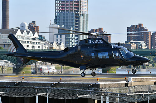 Hélicoptère AW109 G-JBCB