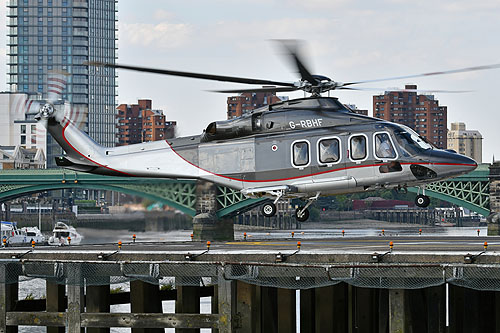 Hélicoptère AW139 G-RBHF de STARSPEED