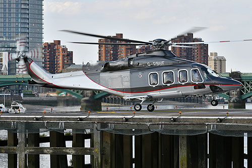 Hélicoptère AW139 G-RBHF de STARSPEED