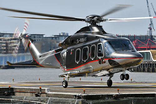 Hélicoptère AW139 G-RBHF de STARSPEED