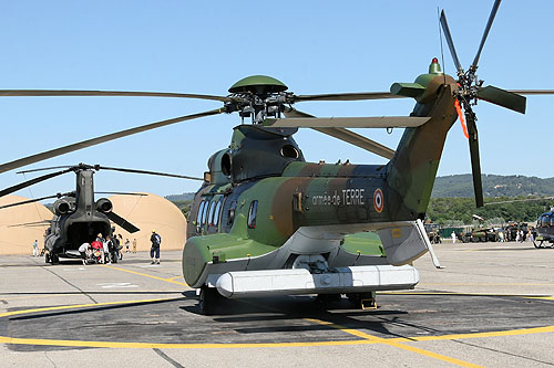 Hélicoptère d'observation radar Cougar Horizon