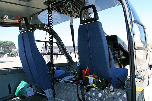 Sièges avant et cockpit de l'EC145 de la Gendarmerie Nationale 