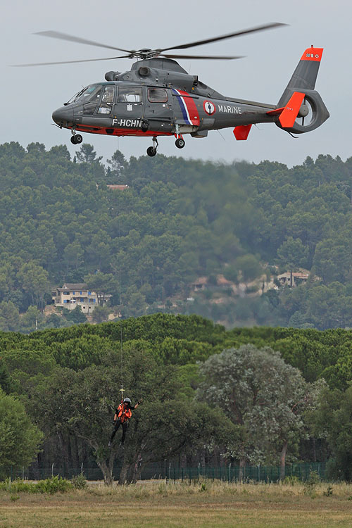 Hélicoptère AS365 Dauphin SP Marine