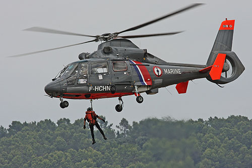 Hélicoptère AS365 Dauphin SP Marine