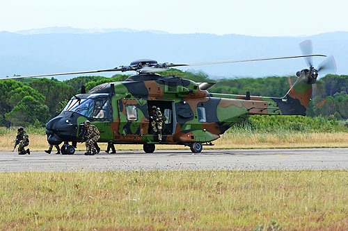 Hélicoptère de transport NH90 Caïman ALAT