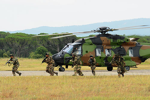 Hélicoptère de transport NH90 Caïman ALAT