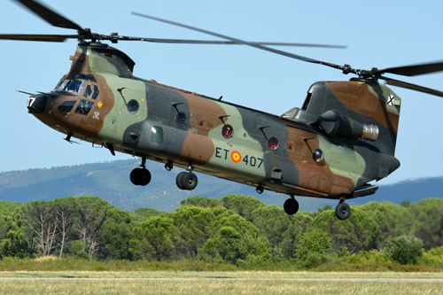 Hélicoptère de transport lourd CH47D Chinook de la FAMET espagnole