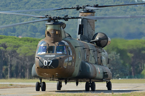 Hélicoptère de transport lourd CH47D Chinook de la FAMET espagnole