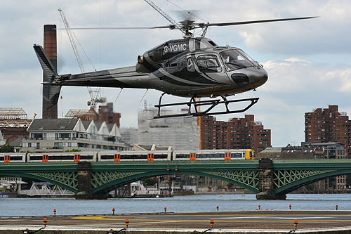 Hélicoptère AS355 Ecureuil G-VGMC Cheshire Helicopters