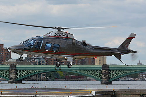 Hélicoptère AW109 G-SGRP Apollo Air Services