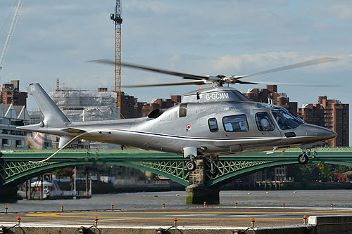 Hélicoptère AW109 G-GCMM Castle Air