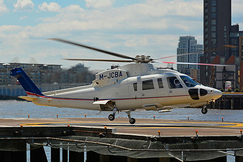 Hélicoptère Sikorsky S76C M-JCBA JCB Excavators