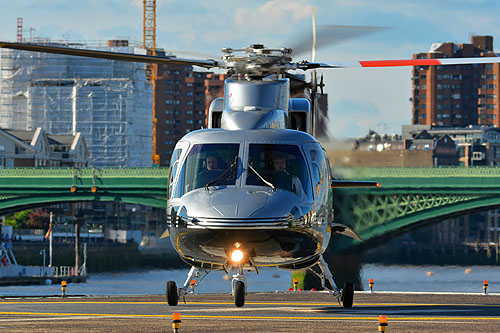 Hélicoptère Sikorsky S76C G-URSA de Capital Air Services