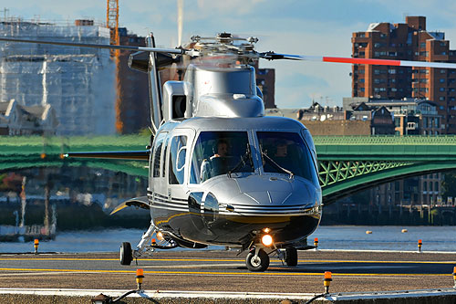 Hélicoptère Sikorsky S76C G-URSA de Capital Air Services