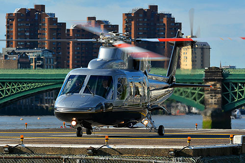 Hélicoptère Sikorsky S76C G-URSA de Capital Air Services