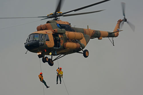 Hélicoptère de transport MI17 afghan