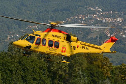 Hélicoptère de secours AW139 I-PAAA Pegaso 3 d'INAER