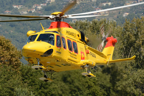 Hélicoptère de secours AW139 I-PAAA Pegaso 3 d'INAER