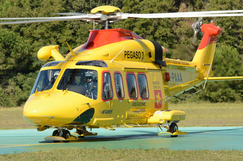 Hélicoptère de secours AW139 I-PAAA Pegaso 3 d'INAER