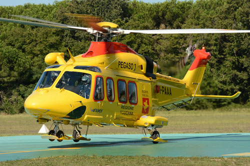 Hélicoptère de secours AW139 I-PAAA Pegaso 3 d'INAER