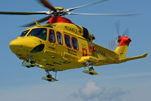 Hélicoptère de secours AW139 I-PAAA Pegaso 3 d'INAER