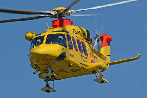 Hélicoptère de secours AW139 I-PAAA Pegaso 3 d'INAER