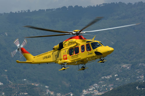 Hélicoptère de secours AW139 I-PAAA Pegaso 3 d'INAER