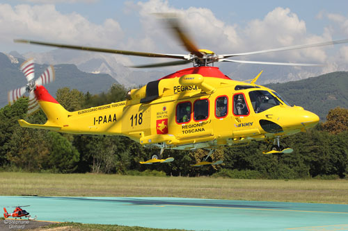 Hélicoptère de secours AW139 I-PAAA Pegaso 3 d'INAER