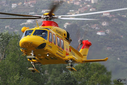 Hélicoptère de secours AW139 I-PAAA Pegaso 3 d'INAER