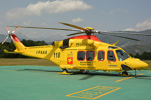 Hélicoptère de secours AW139 I-PAAA Pegaso 3 d'INAER