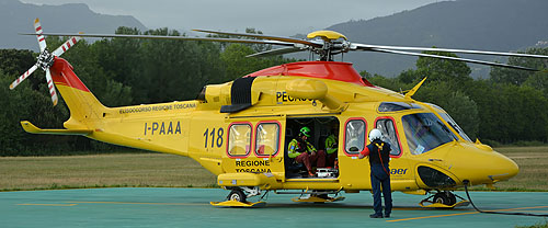 Hélicoptère de secours AW139 I-PAAA Pegaso 3 d'INAER