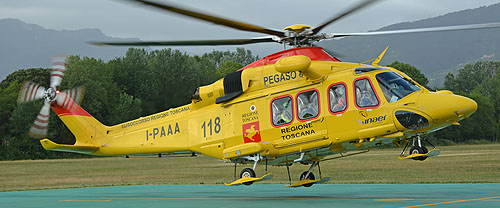 Hélicoptère de secours AW139 I-PAAA Pegaso 3 d'INAER