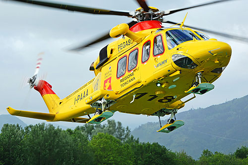 Hélicoptère de secours AW139 I-PAAA Pegaso 3 d'INAER