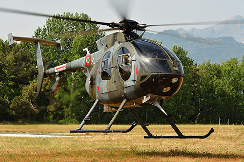 Hélicoptère NH500 Aeronautica Militare